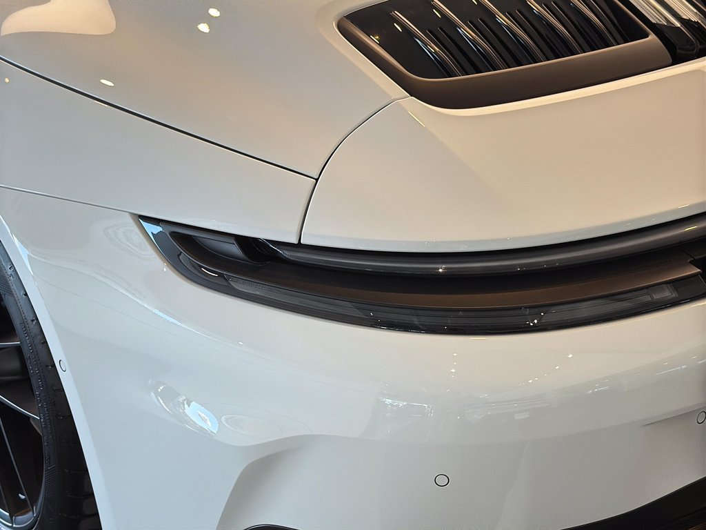 Porsche 911 Carrera 4 GTS Cabriolet 2025 à Laval, Québec - 12 - w1024h768px