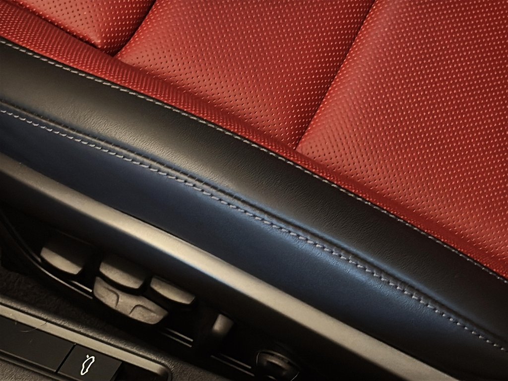 Porsche 911 Carrera 4 GTS Cabriolet 2025 à Laval, Québec - 27 - w1024h768px
