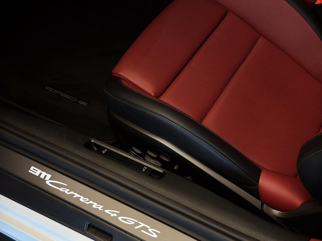 Porsche 911 Carrera 4 GTS Cabriolet 2025 à Laval, Québec - 25 - w1024h768px