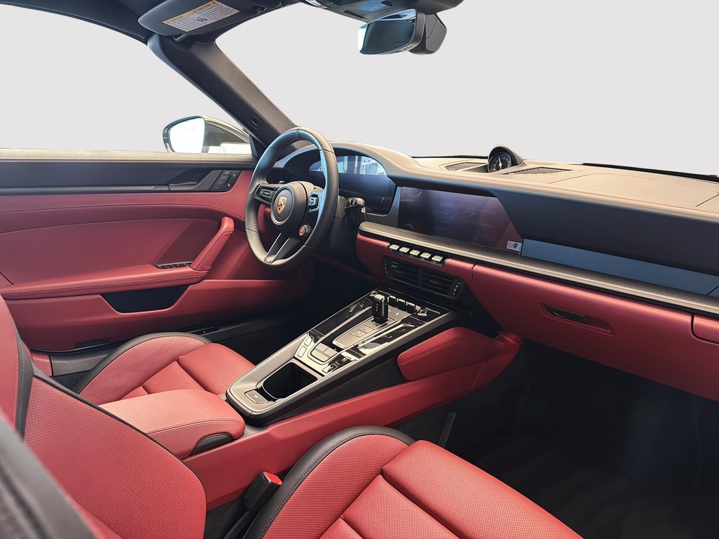 Porsche 911 Carrera 4 GTS Cabriolet 2025 à Laval, Québec - 22 - w1024h768px