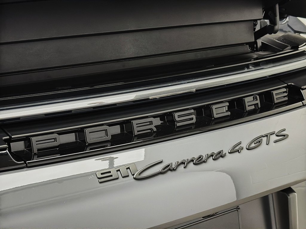 Porsche 911 Carrera 4 GTS Cabriolet 2025 à Laval, Québec - 14 - w1024h768px