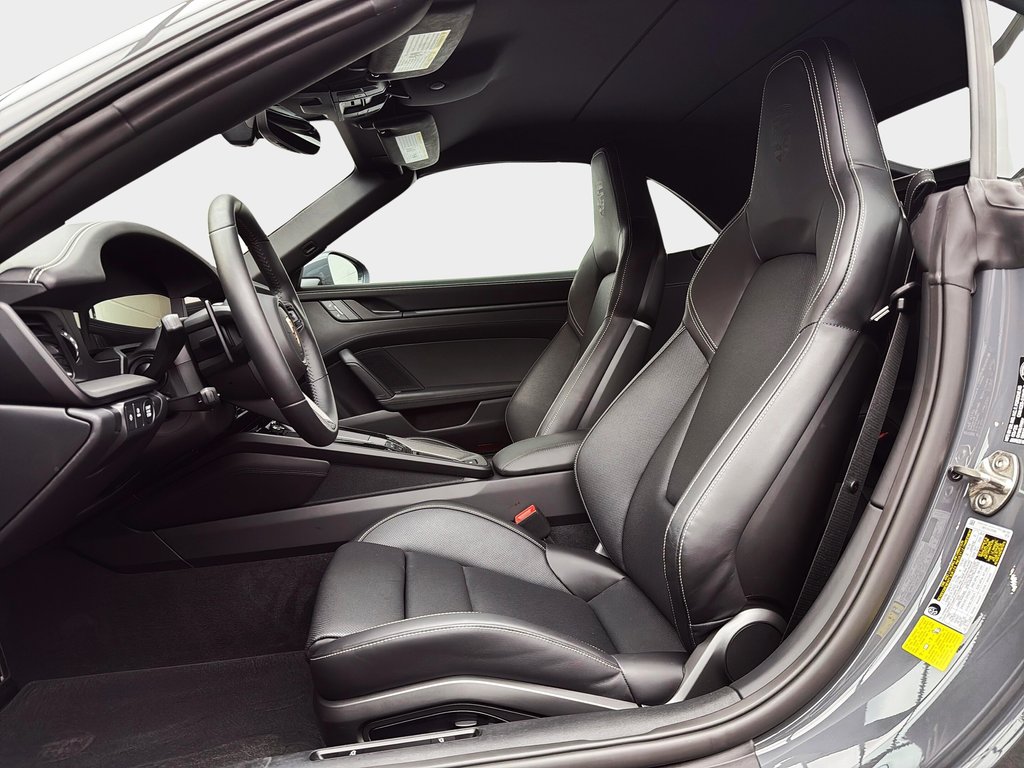 Porsche 911 Carrera 4 GTS Cabriolet 2025 à Laval, Québec - 18 - w1024h768px