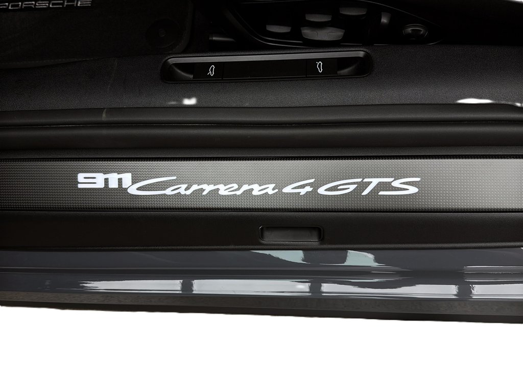 Porsche 911 Carrera 4 GTS Cabriolet 2025 à Laval, Québec - 35 - w1024h768px