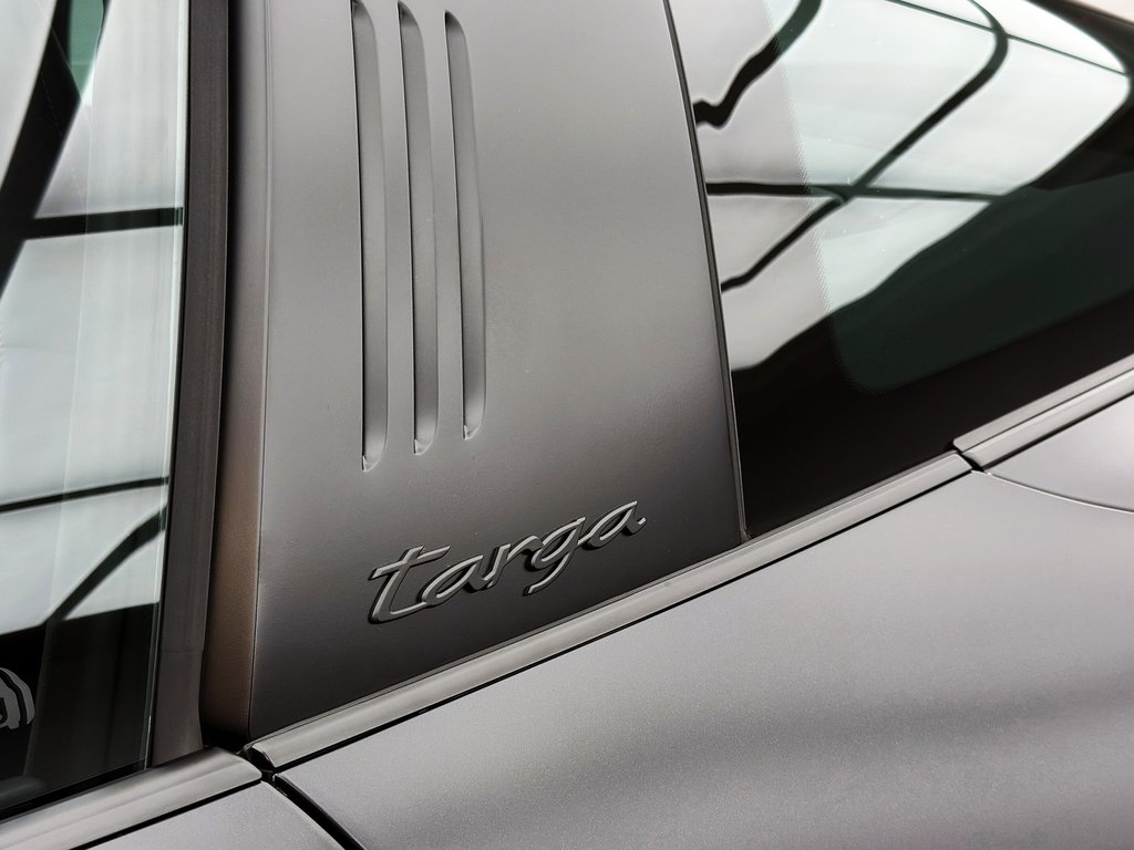 Porsche 911 Targa 4 GTS 2025 à Laval, Québec - 14 - w1024h768px