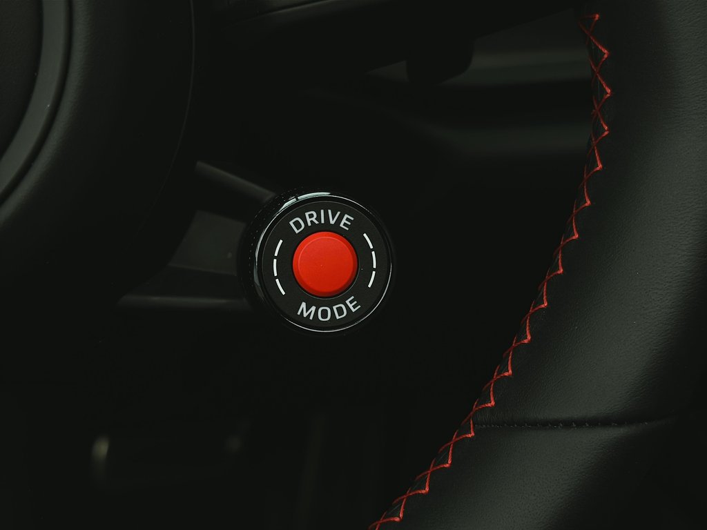 Porsche 911 Targa 4 GTS 2025 à Laval, Québec - 21 - w1024h768px