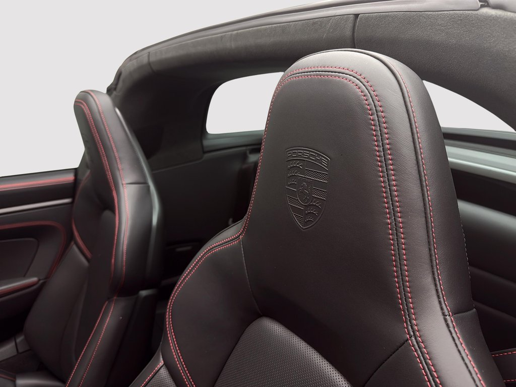 Porsche 911 Targa 4 GTS 2025 à Laval, Québec - 29 - w1024h768px