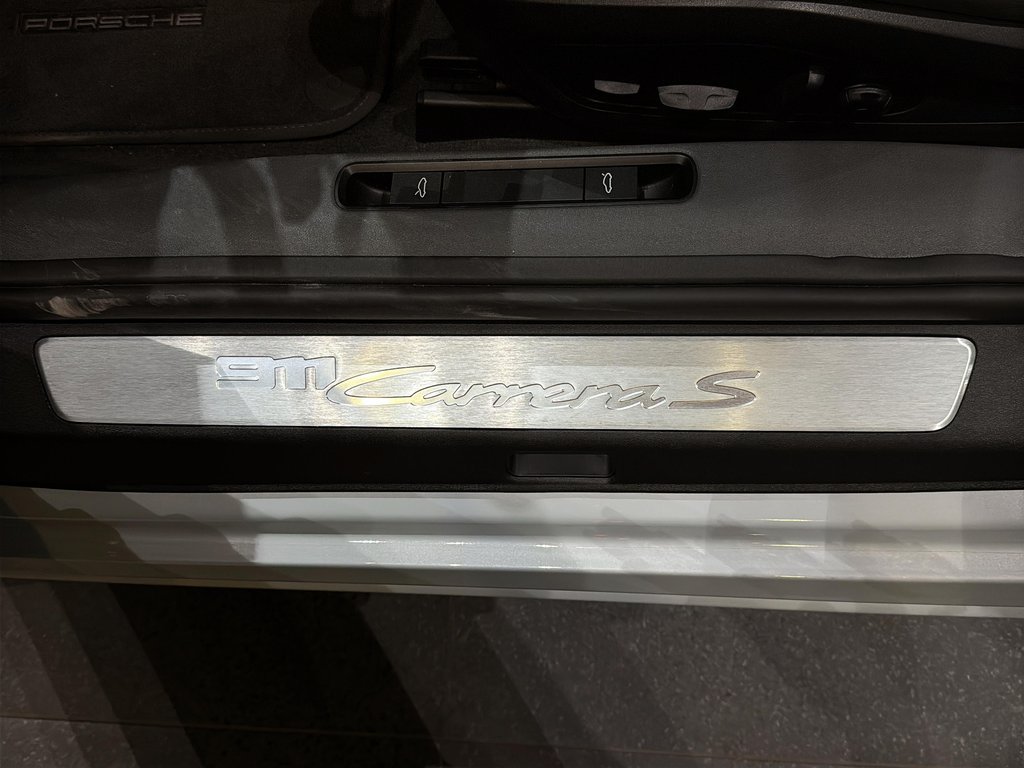 2025 Porsche 911 Carrera S Cabriolet Premium Package in Laval, Quebec - 34 - w1024h768px