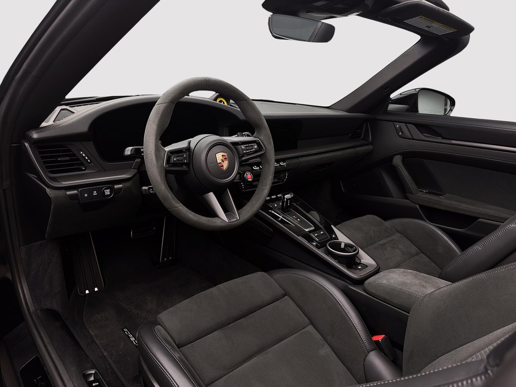 2025 Porsche 911 Targa 4 GTS Ceramic Composite Brakes in Laval, Quebec - 16 - w1024h768px