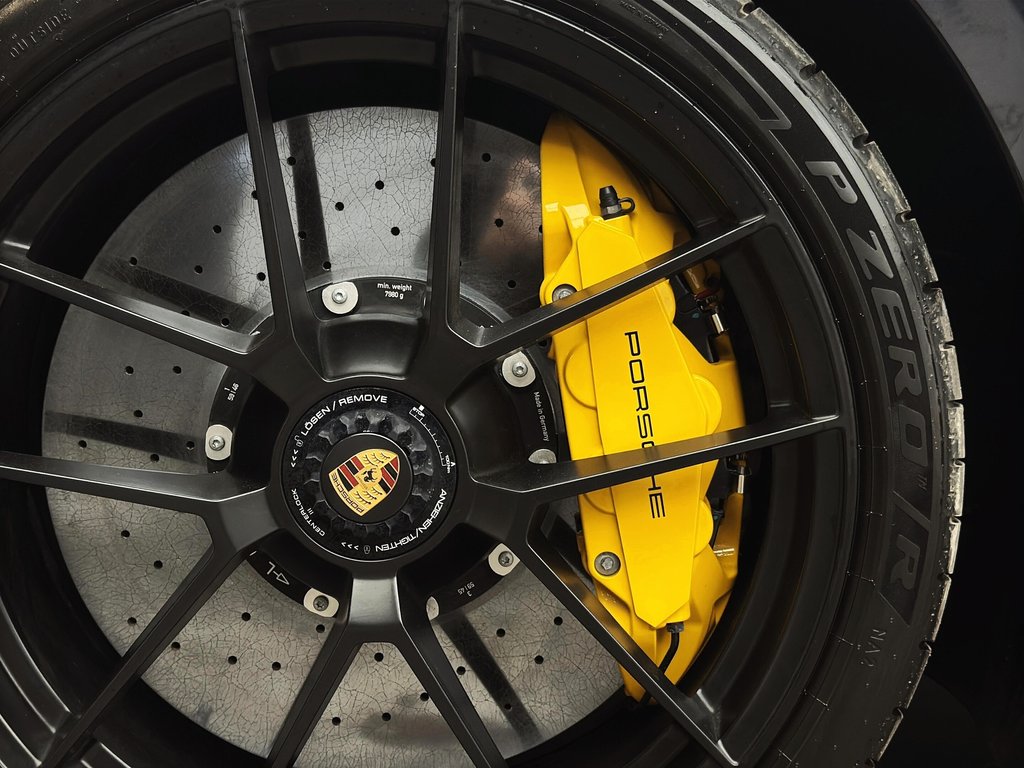 2025 Porsche 911 Targa 4 GTS Ceramic Composite Brakes in Laval, Quebec - 15 - w1024h768px