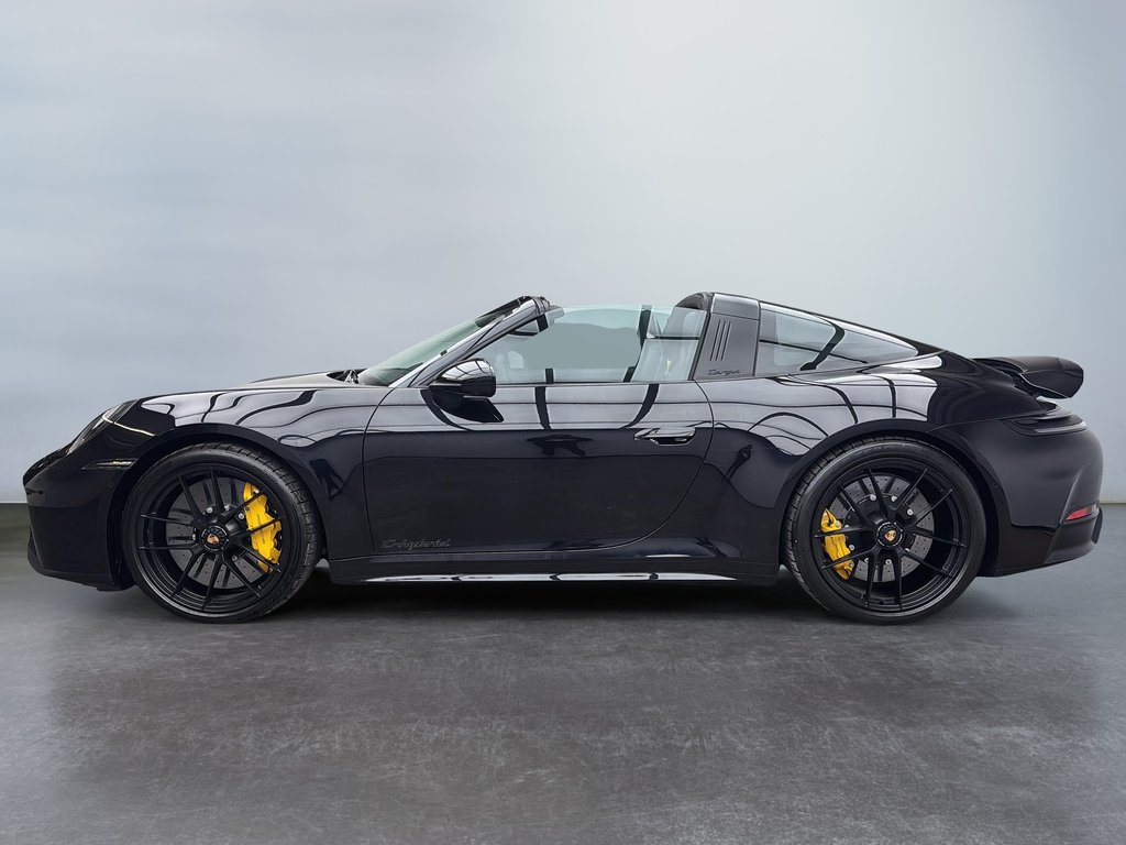 2025 Porsche 911 Targa 4 GTS Ceramic Composite Brakes in Laval, Quebec - 2 - w1024h768px