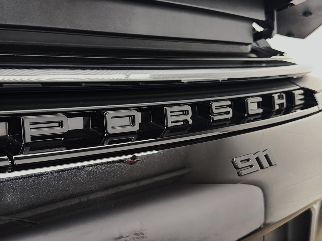 2025 Porsche 911 Targa 4 GTS Ceramic Composite Brakes in Laval, Quebec - 11 - w1024h768px