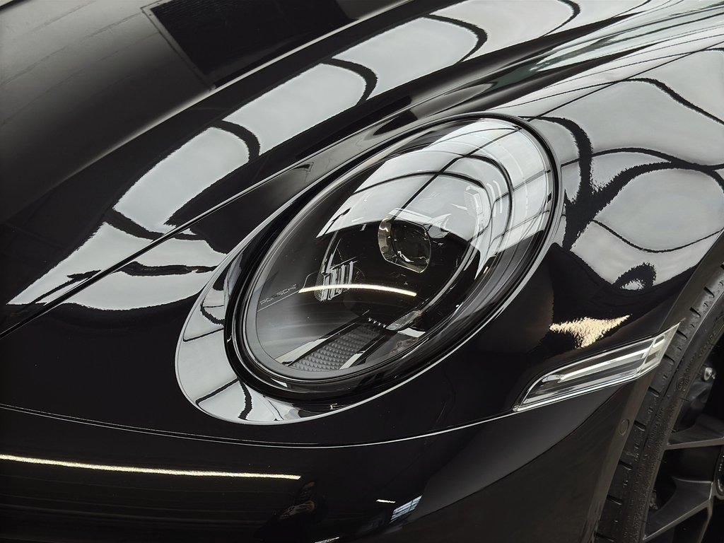 2025 Porsche 911 Targa 4 GTS Ceramic Composite Brakes in Laval, Quebec - 12 - w1024h768px