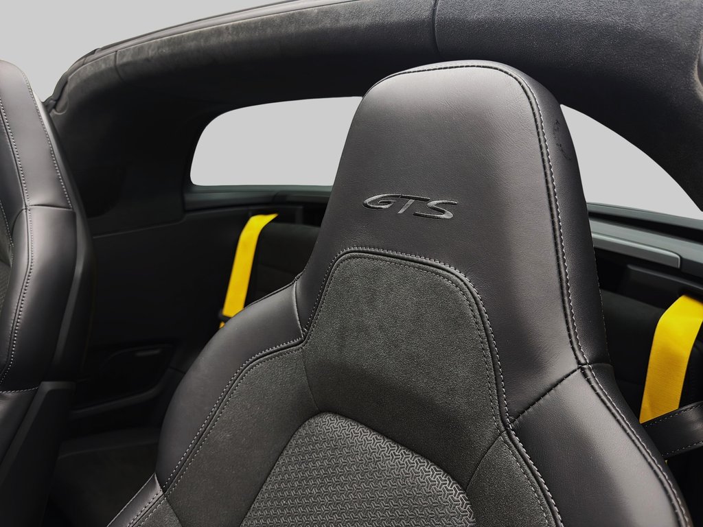 2025 Porsche 911 Targa 4 GTS Ceramic Composite Brakes in Laval, Quebec - 28 - w1024h768px