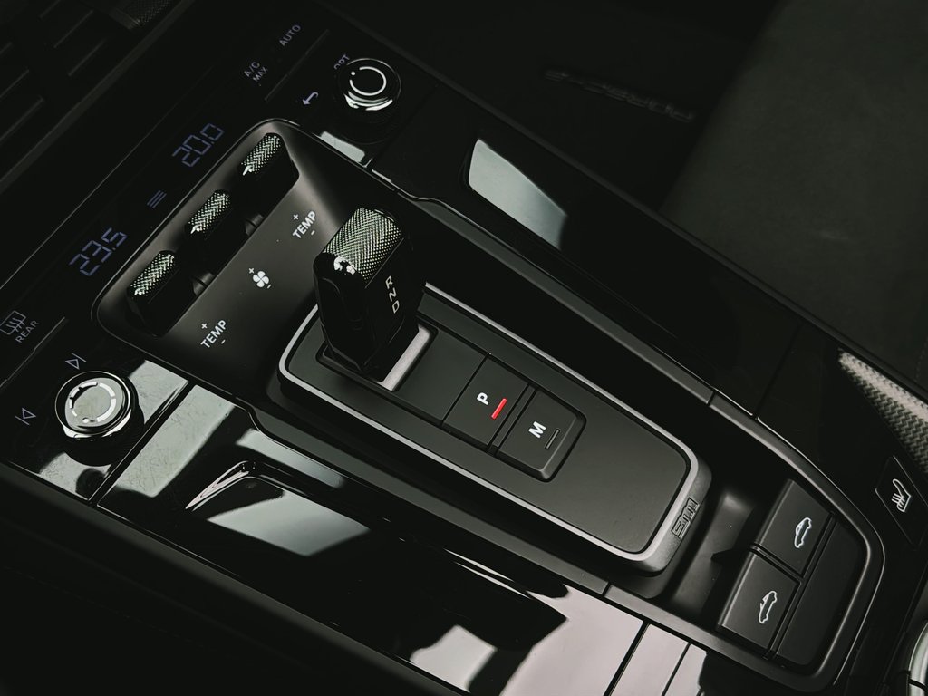 2025 Porsche 911 Targa 4 GTS Ceramic Composite Brakes in Laval, Quebec - 24 - w1024h768px