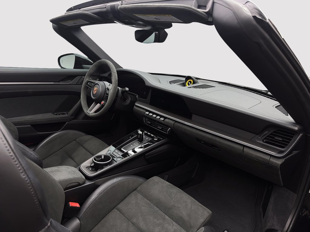 2025 Porsche 911 Targa 4 GTS Ceramic Composite Brakes in Laval, Quebec - 29 - w1024h768px