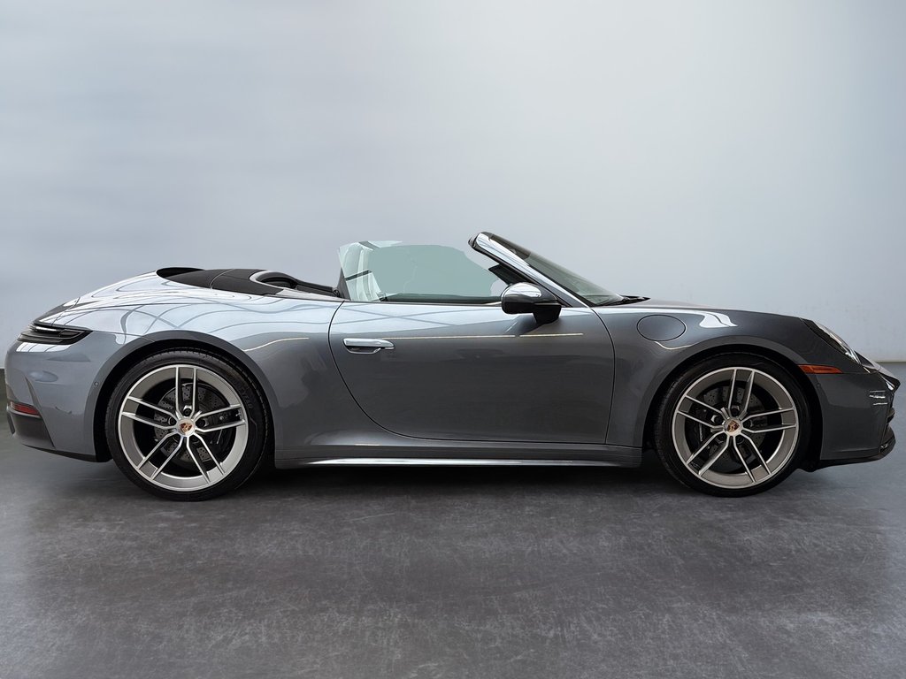 2025 Porsche 911 Carrera Cabriolet Premium Package in Laval, Quebec - 8 - w1024h768px