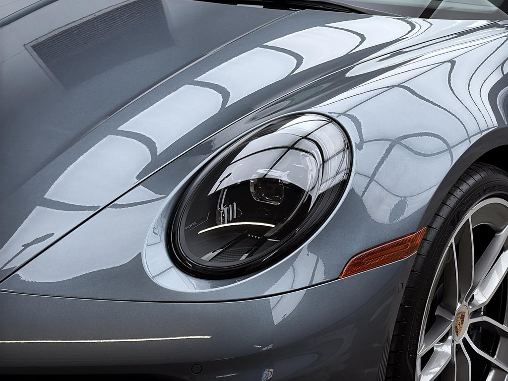 2025 Porsche 911 Carrera Cabriolet Premium Package in Laval, Quebec - 11 - w1024h768px