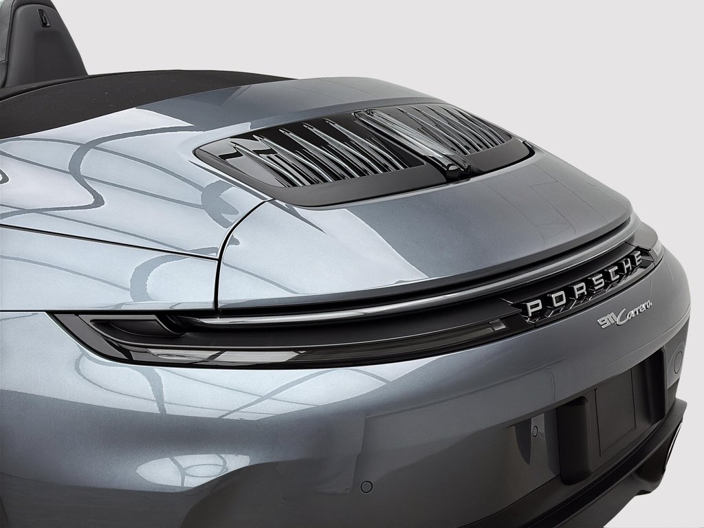 2025 Porsche 911 Carrera Cabriolet Premium Package in Laval, Quebec - 13 - w1024h768px