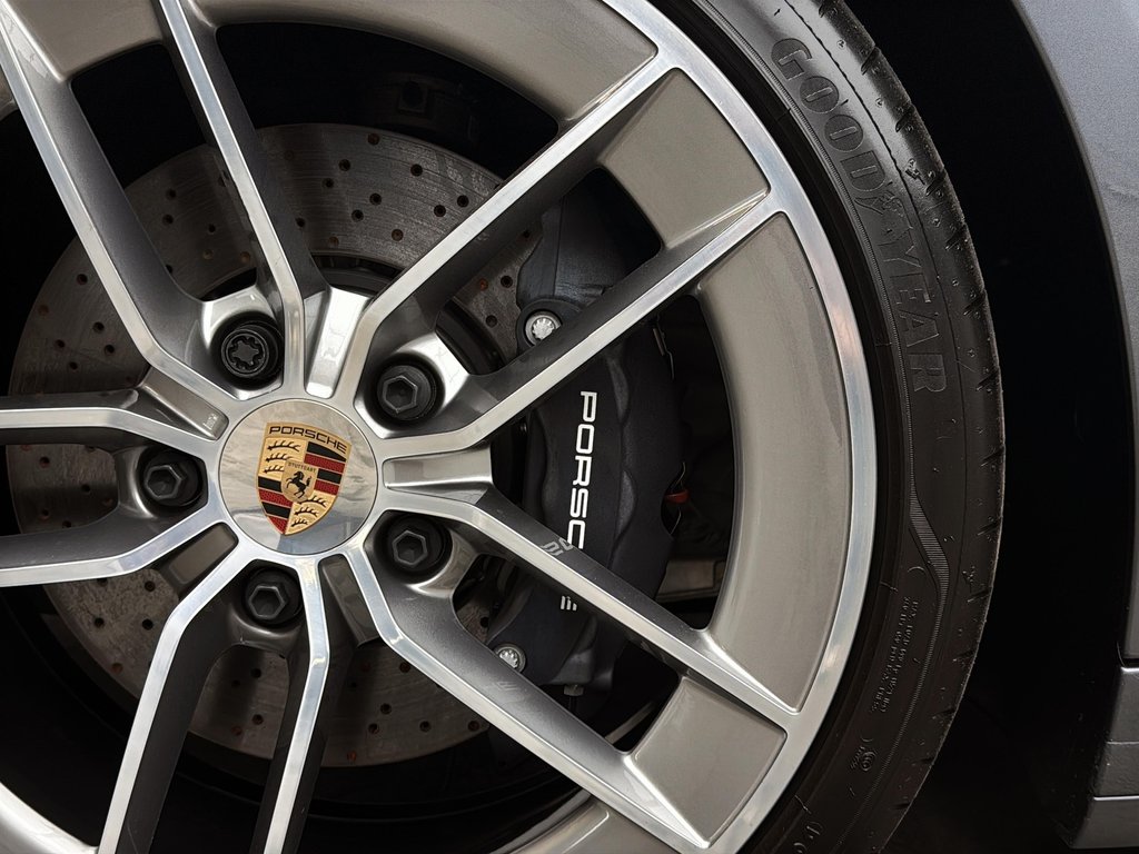 2025 Porsche 911 Carrera Cabriolet Premium Package in Laval, Quebec - 15 - w1024h768px