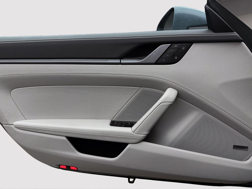 2025 Porsche 911 Carrera Cabriolet Premium Package in Laval, Quebec - 30 - w1024h768px