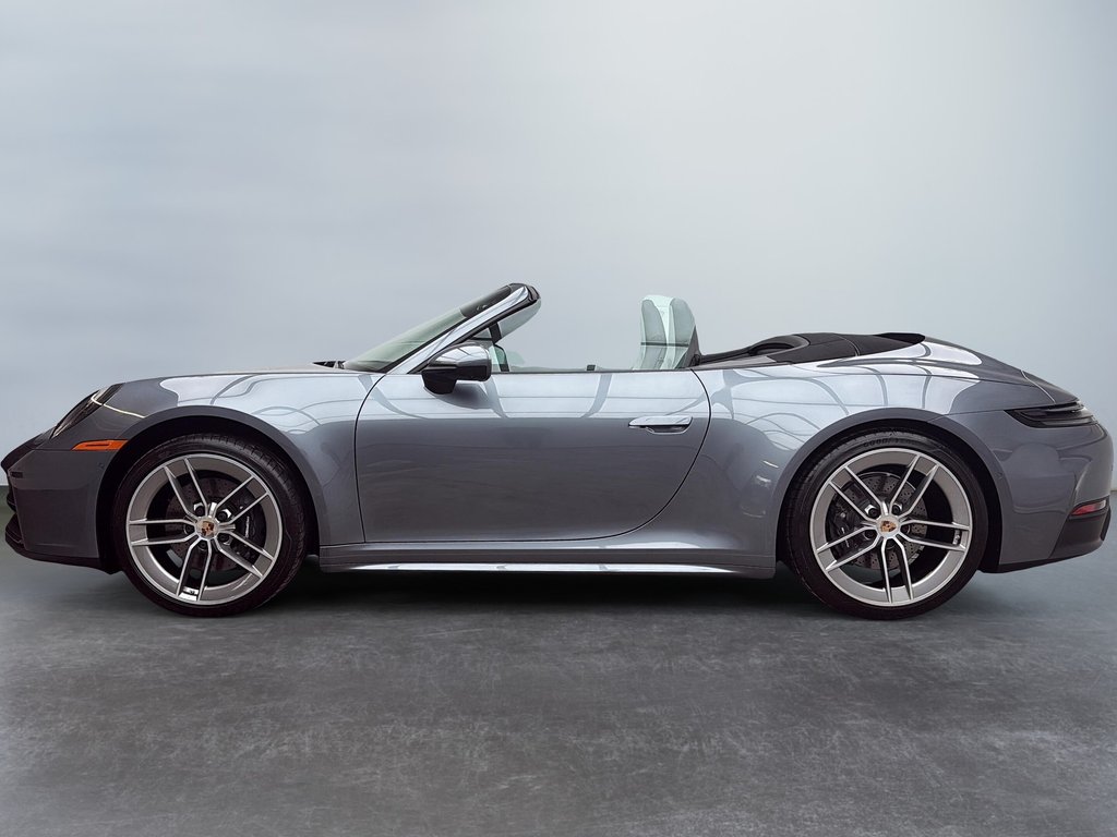 2025 Porsche 911 Carrera Cabriolet Premium Package in Laval, Quebec - 2 - w1024h768px