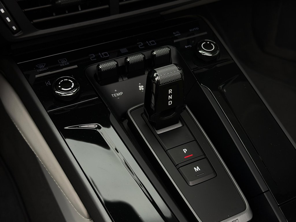 2025 Porsche 911 Carrera Cabriolet Premium Package in Laval, Quebec - 23 - w1024h768px