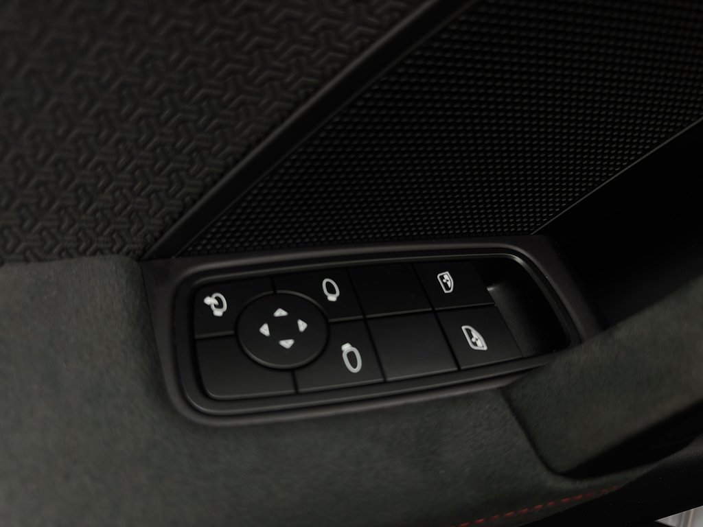 Porsche 911 Carrera 4 GTS SportDesign Package 2025 à Laval, Québec - 32 - w1024h768px