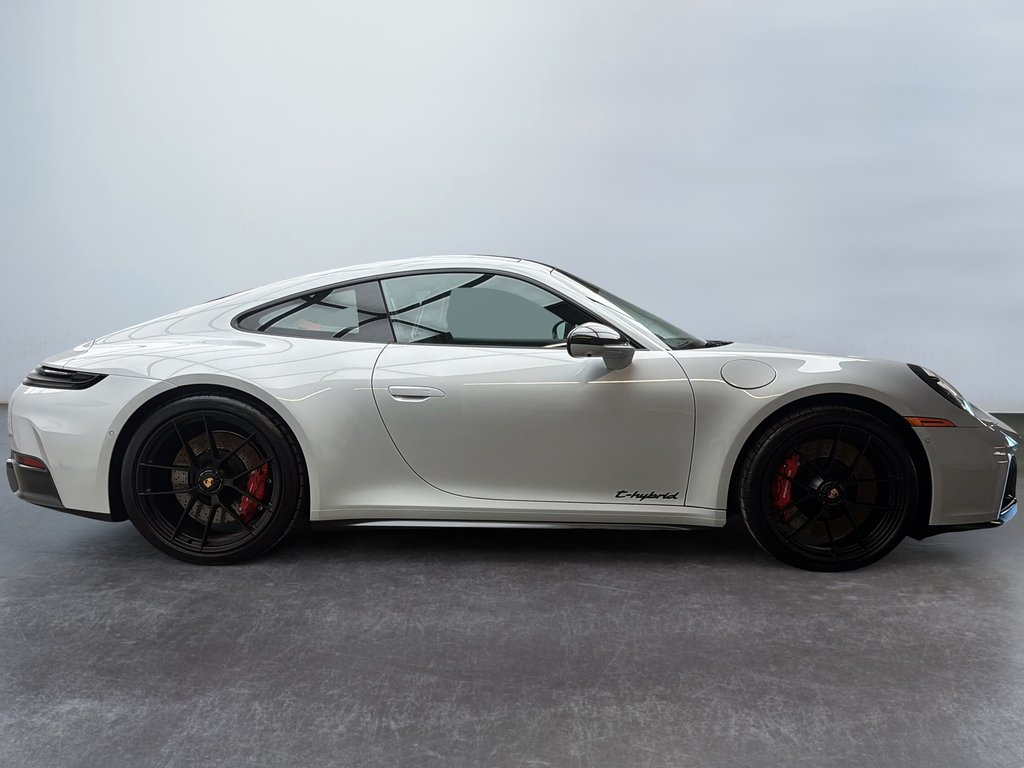 Porsche 911 Carrera 4 GTS SportDesign Package 2025 à Laval, Québec - 5 - w1024h768px