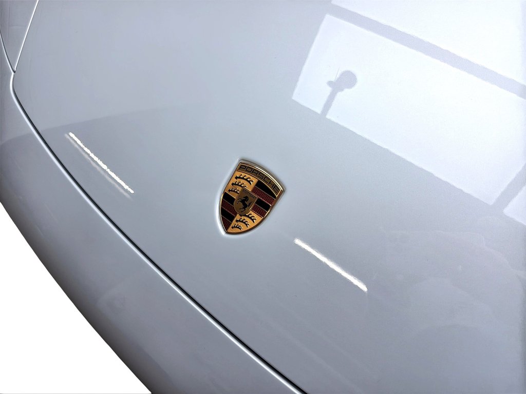 Porsche 911 Carrera 4 GTS SportDesign Package 2025 à Laval, Québec - 7 - w1024h768px