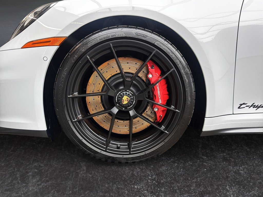 Porsche 911 Carrera 4 GTS SportDesign Package 2025 à Laval, Québec - 12 - w1024h768px
