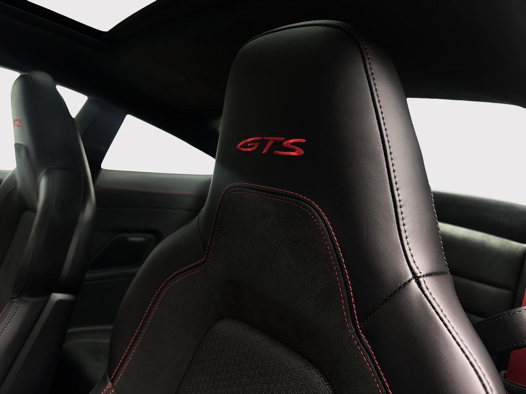Porsche 911 Carrera 4 GTS SportDesign Package 2025 à Laval, Québec - 28 - w1024h768px