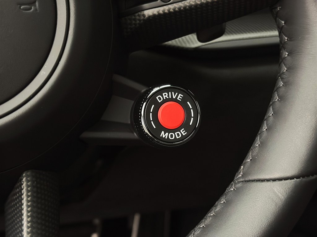 Porsche 911 Carrera 4 GTS SportDesign Package 2025 à Laval, Québec - 19 - w1024h768px