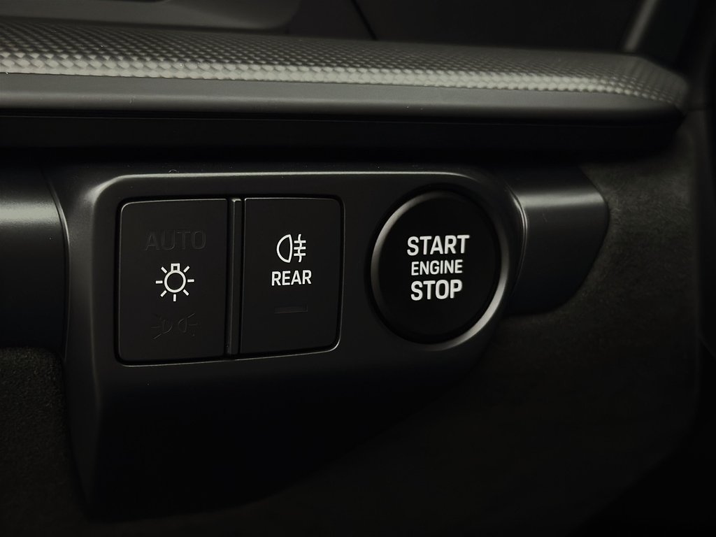 Porsche 911 Carrera 4 GTS SportDesign Package 2025 à Laval, Québec - 21 - w1024h768px