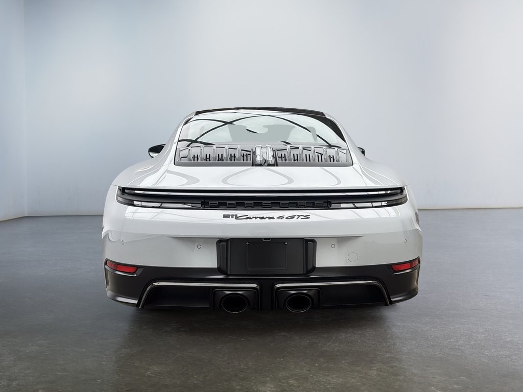 Porsche 911 Carrera 4 GTS SportDesign Package 2025 à Laval, Québec - 4 - w1024h768px