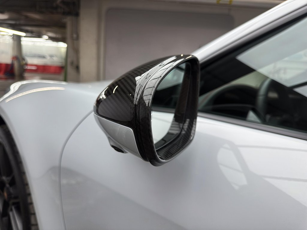 Porsche 911 Carrera 4 GTS SportDesign Package 2025 à Laval, Québec - 14 - w1024h768px