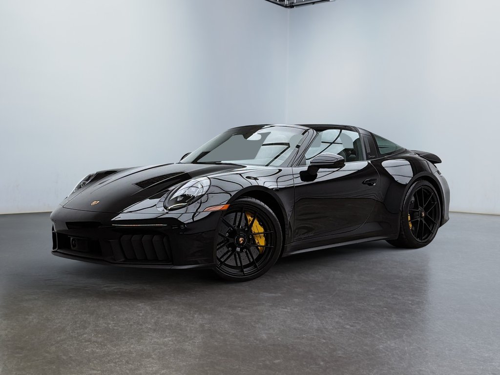 2025 Porsche 911 Targa 4 GTS Ceramic Composite Brakes in Laval, Quebec - 1 - w1024h768px