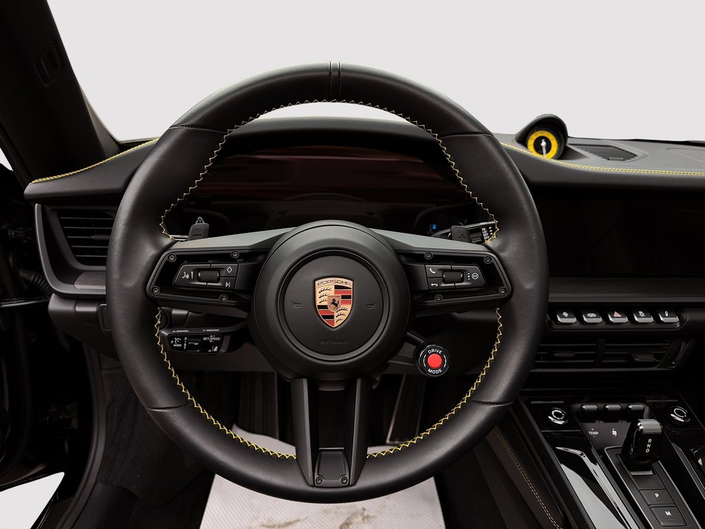 2025 Porsche 911 Targa 4 GTS Ceramic Composite Brakes in Laval, Quebec - 18 - w1024h768px
