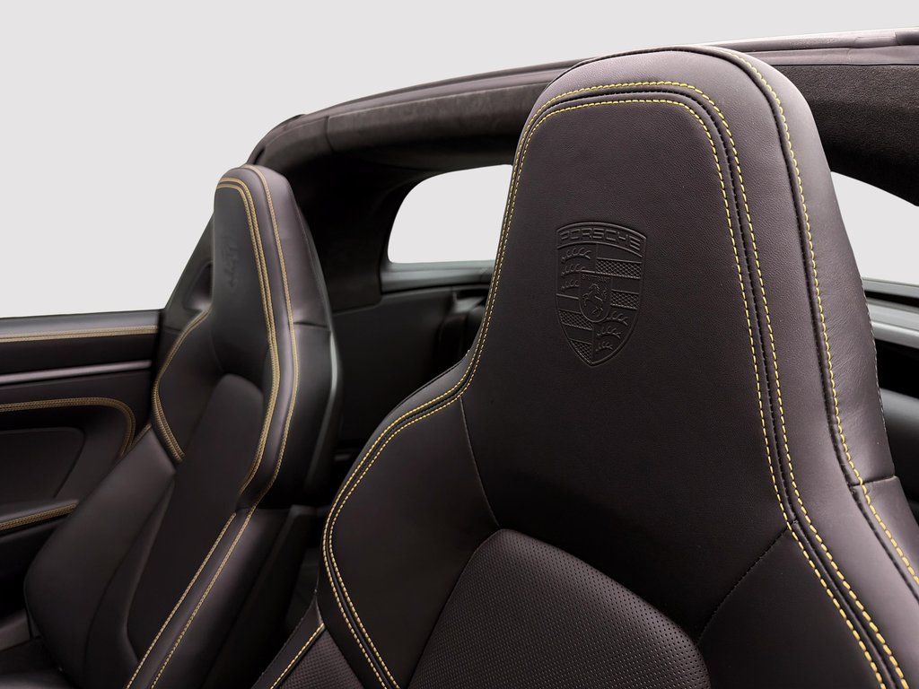 2025 Porsche 911 Targa 4 GTS Ceramic Composite Brakes in Laval, Quebec - 28 - w1024h768px