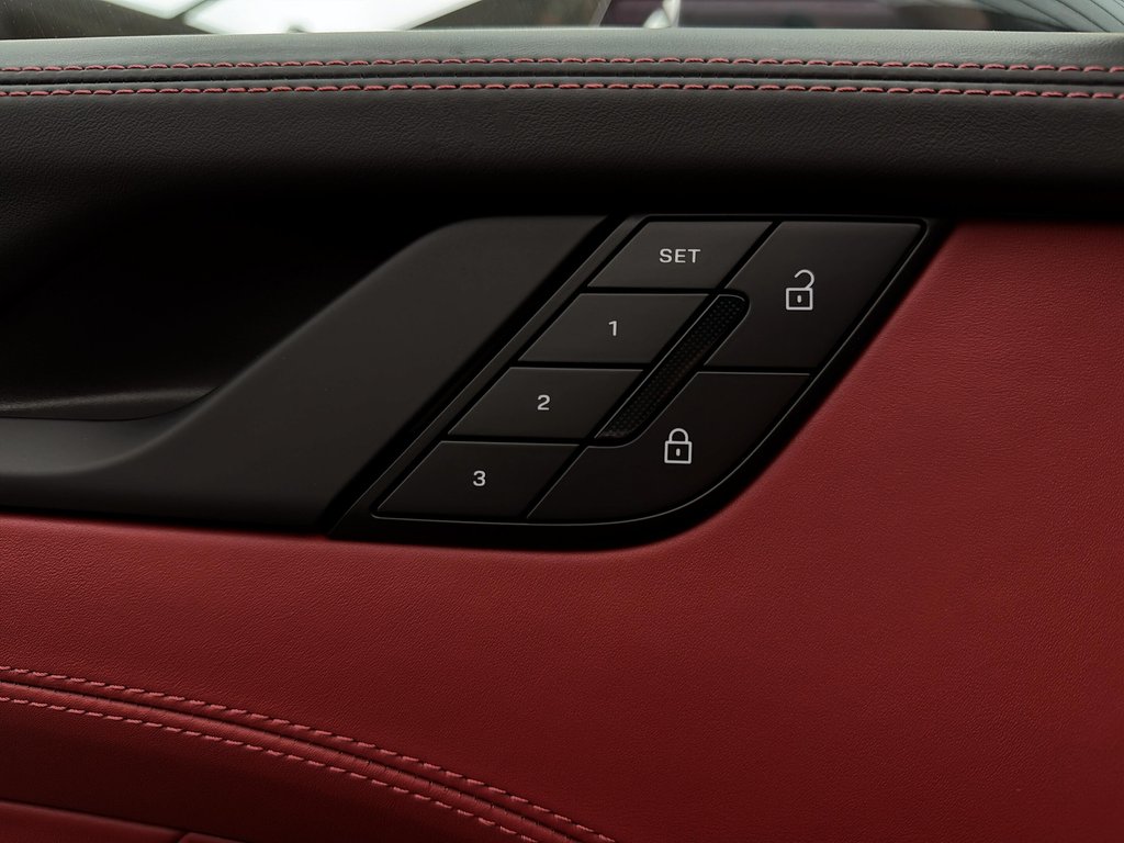 2025 Porsche 911 Carrera S Cabriolet Premium Package in Laval, Quebec - 31 - w1024h768px