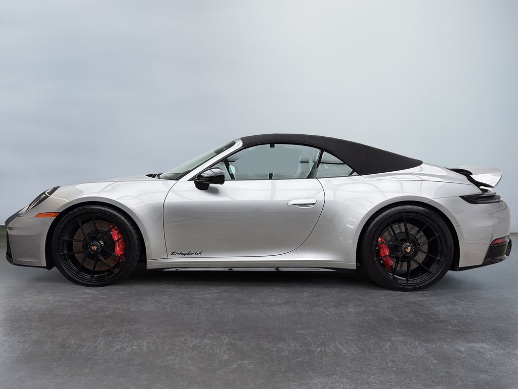 Porsche 911 Carrera 4 GTS Cabriolet Premium Package 2025 à Laval, Québec - 5 - w1024h768px
