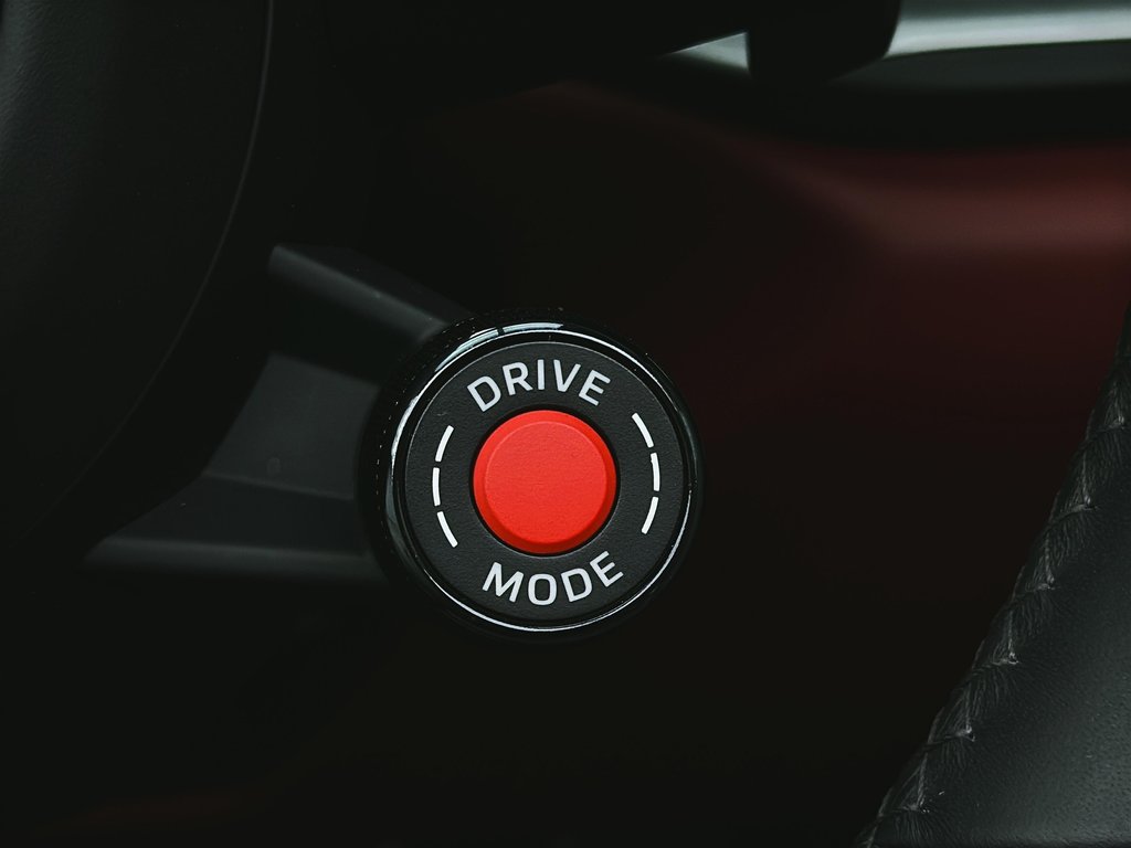 Porsche 911 Carrera 4 GTS Cabriolet Premium Package 2025 à Laval, Québec - 21 - w1024h768px