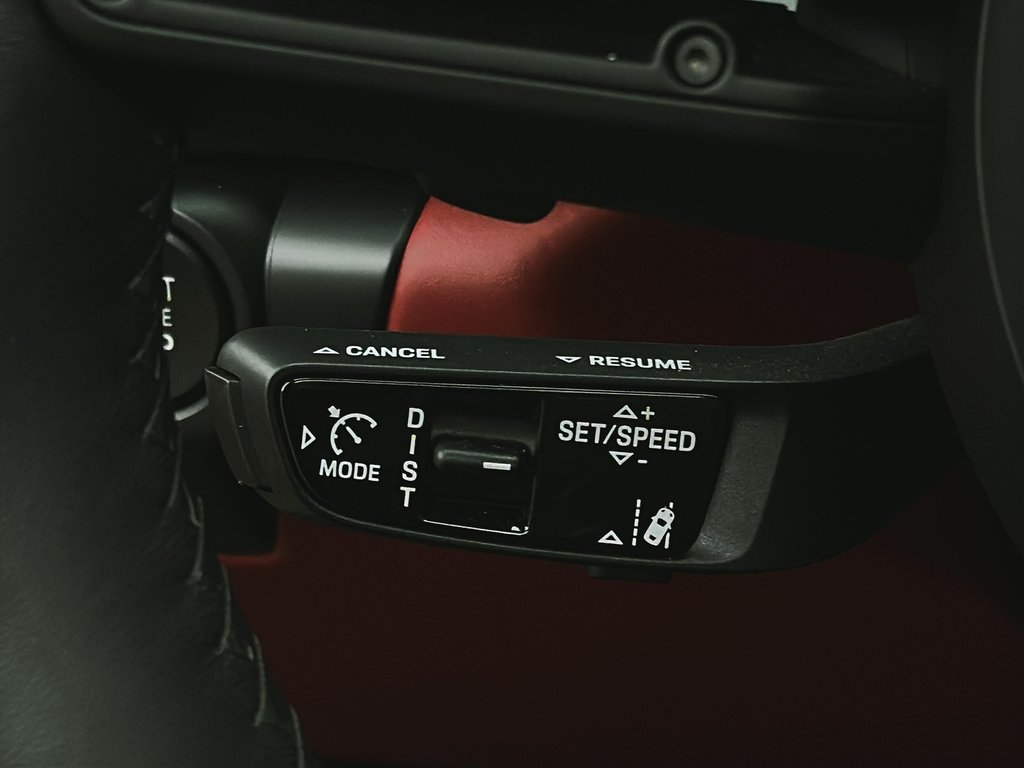 Porsche 911 Carrera 4 GTS Cabriolet Premium Package 2025 à Laval, Québec - 22 - w1024h768px