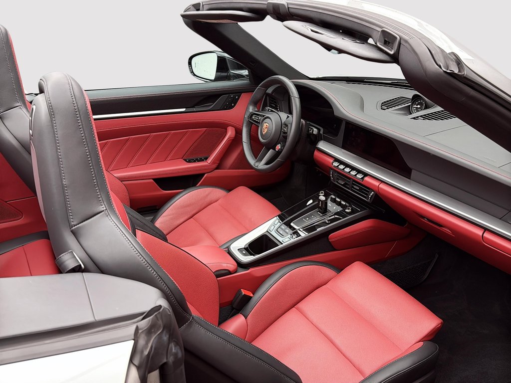 Porsche 911 Carrera 4 GTS Cabriolet Premium Package 2025 à Laval, Québec - 29 - w1024h768px