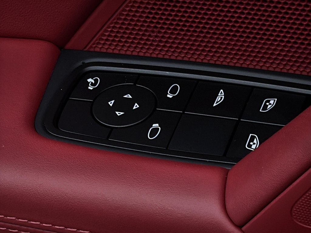 Porsche 911 Carrera 4 GTS Cabriolet Premium Package 2025 à Laval, Québec - 32 - w1024h768px