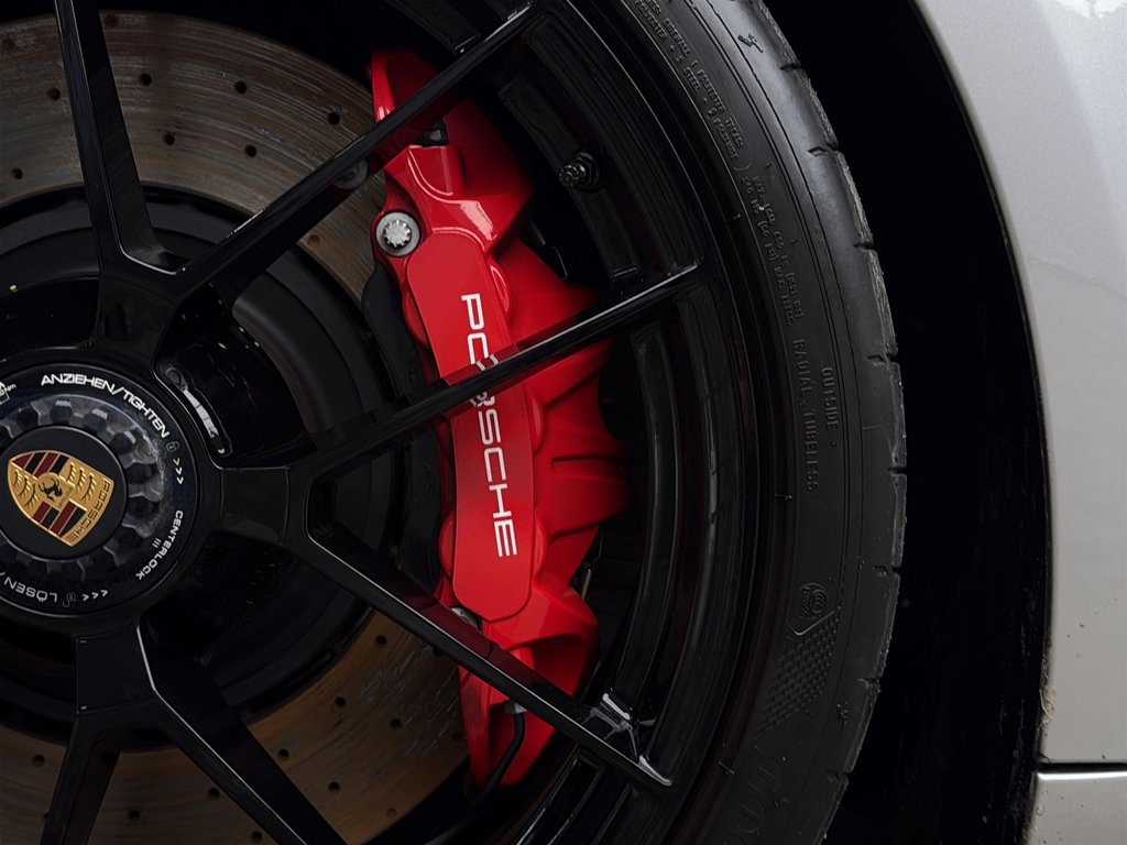 Porsche 911 Carrera 4 GTS Cabriolet Premium Package 2025 à Laval, Québec - 15 - w1024h768px