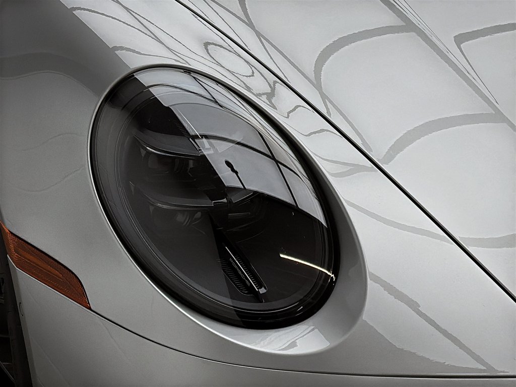 Porsche 911 Carrera 4 GTS Cabriolet Premium Package 2025 à Laval, Québec - 12 - w1024h768px