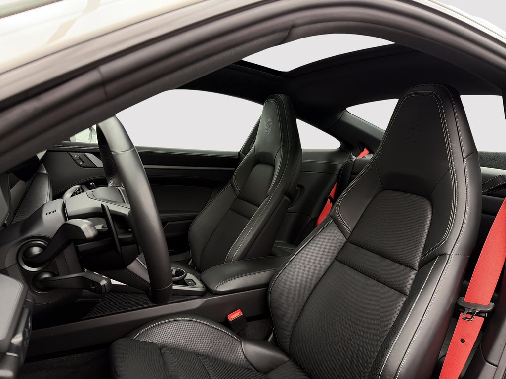 2025 Porsche 911 Carrera Premium Package in Laval, Quebec - 14 - w1024h768px