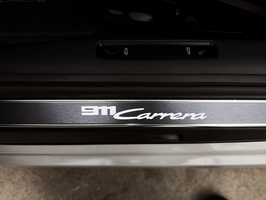 2025 Porsche 911 Carrera Premium Package in Laval, Quebec - 32 - w1024h768px