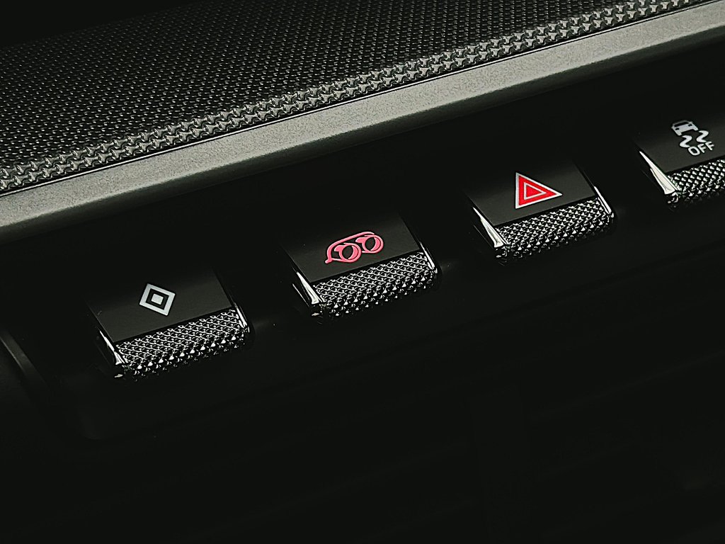 2025 Porsche 911 Carrera Premium Package in Laval, Quebec - 23 - w1024h768px