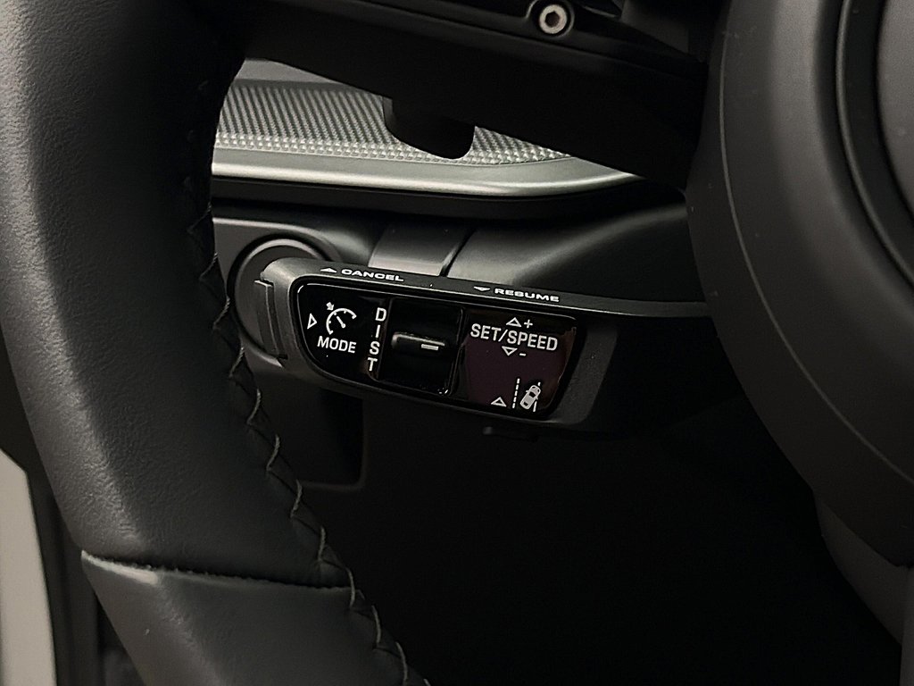 2025 Porsche 911 Carrera Premium Package in Laval, Quebec - 18 - w1024h768px